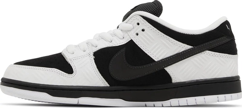 TIGHTBOOTH x Dunk Low SB